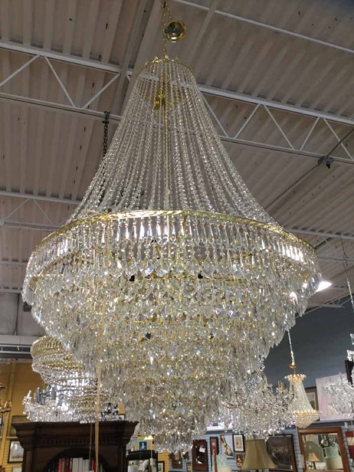 Gold And Crystal 24 Light Chandelier 45x74