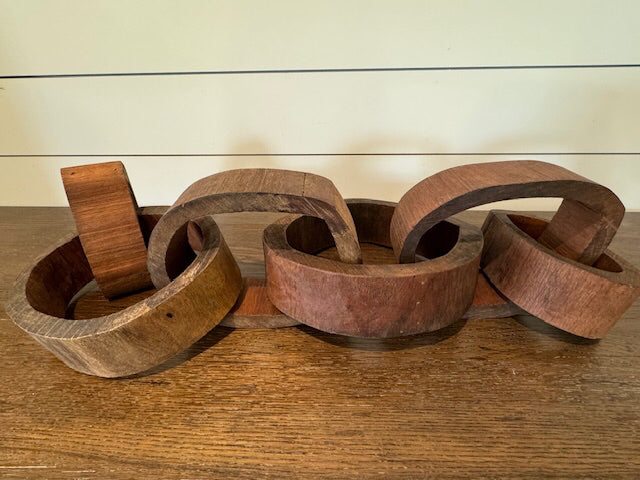 Wooden Links centerpiece, acacia wood, brown, 13.5x7.5x39