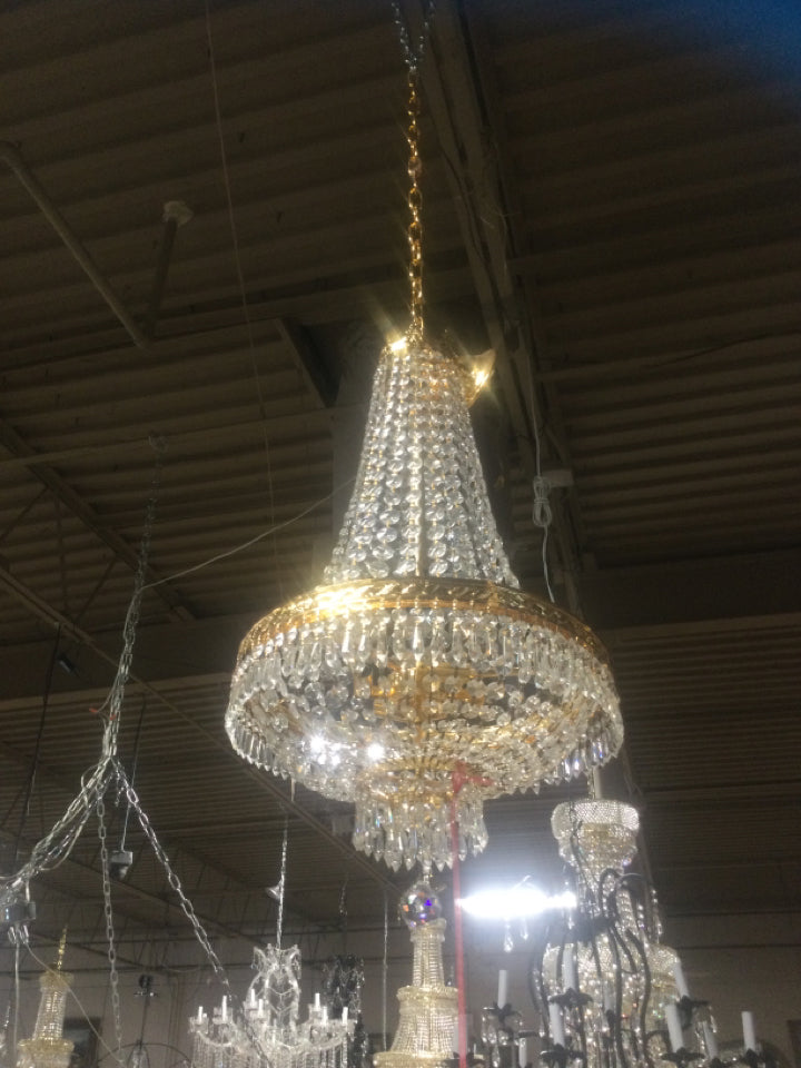CHANDELIER 4 lights /  15"Hx32"W #15