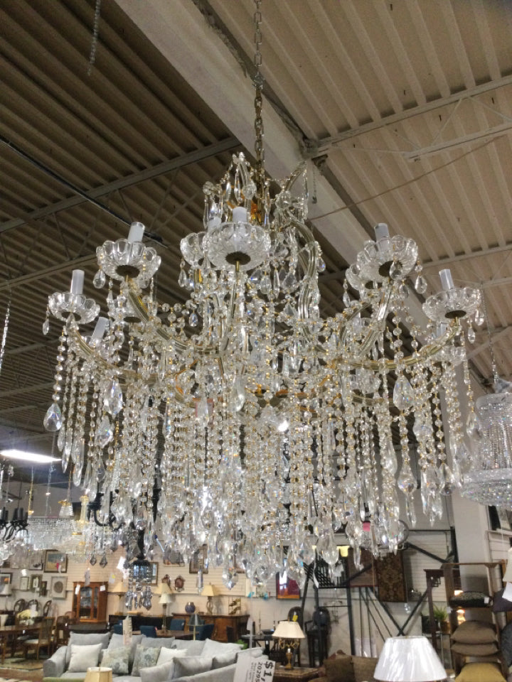 Marie Antoinette 2 Tiered Chandelier w/15 Lights - 36W x 40H