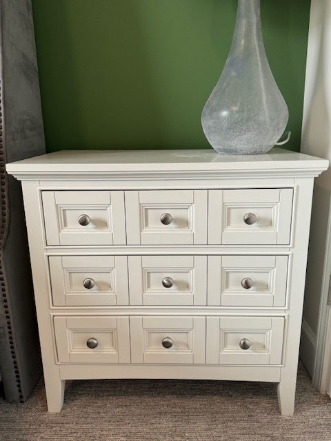 Magnussen, white 3 drawer ivory nightstand South Hampton 29x17x28