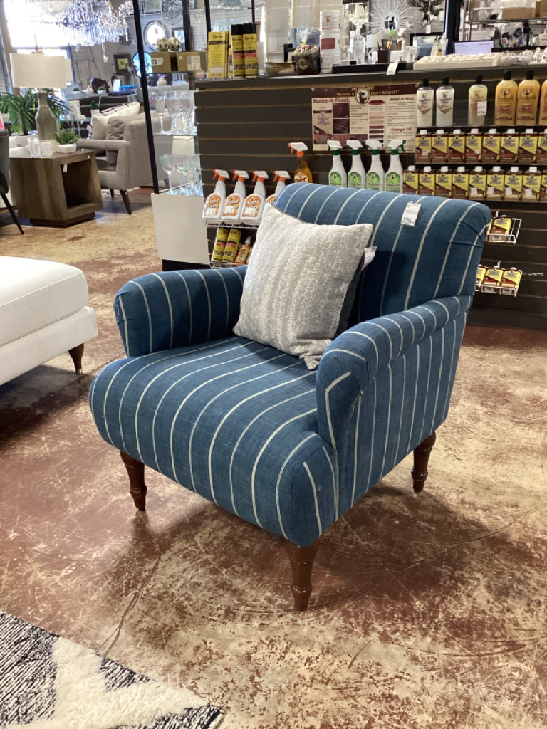 Havenly Traditional Accent Chair | Indigo Fritz  32 x 33" x 34v  4P2HR5DJ