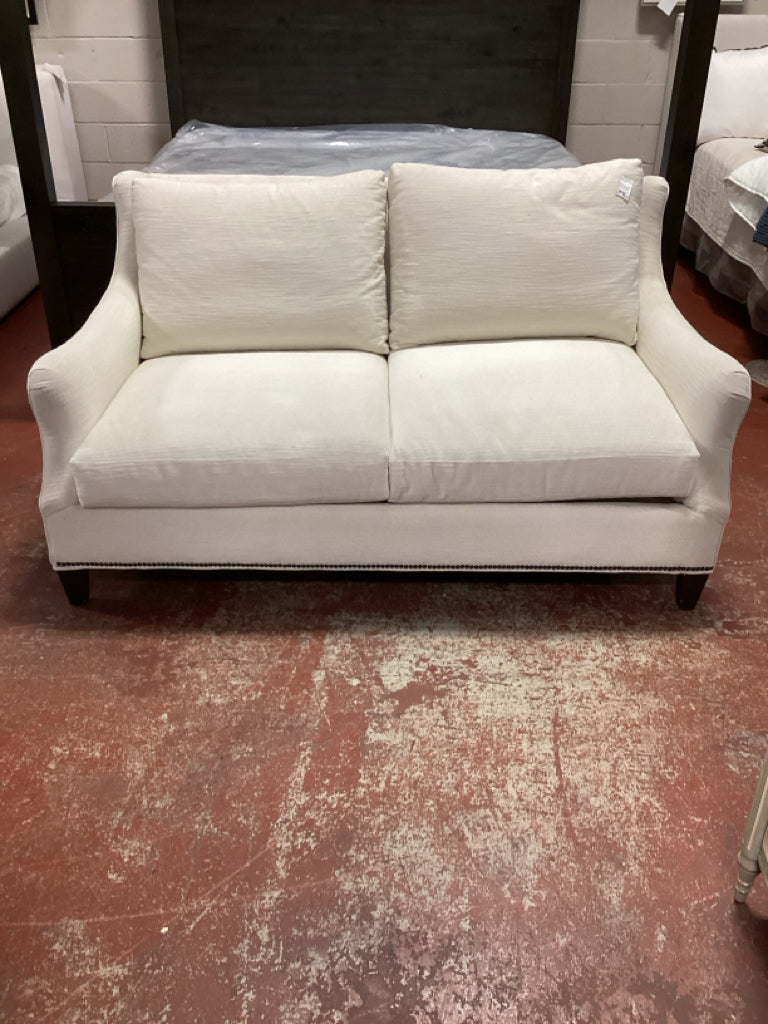 Bernhardt Loveseat / beige / nailhead trim 63 x 38 x 33 high