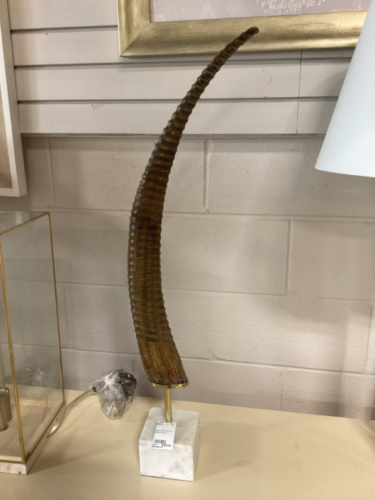 Napa Home Horn On Marble Base 31"