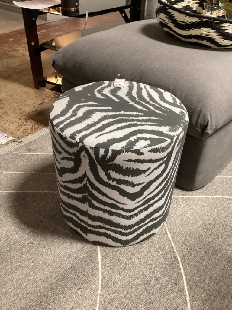 Havenly Ottoman / Zebra Drum ottoman 18 x 18 x 18  5225SRN5