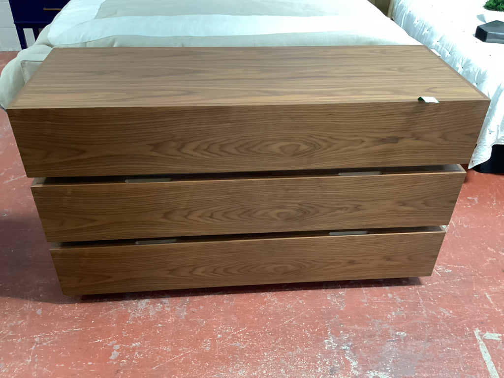 Brookline Walnut Dresser / 55 x 20 x 32  7SG2BUJP