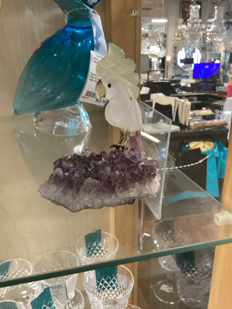 Cacatua on Cristal Amethyst 3.75"H