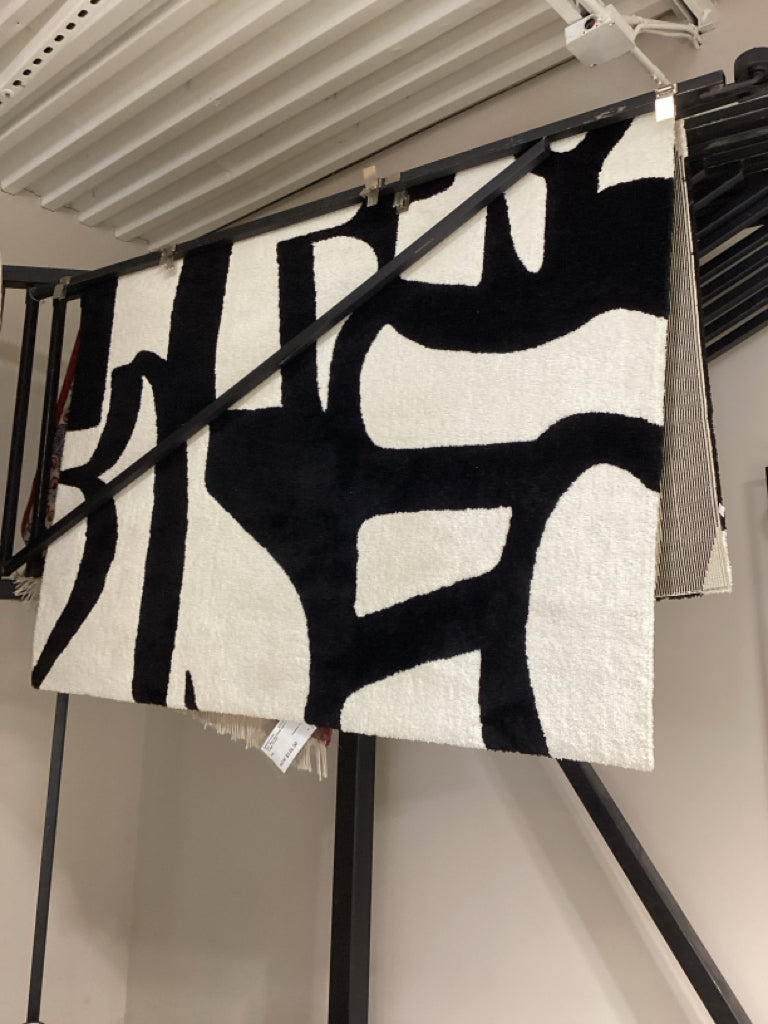 Rug / Abstract Inkblot black & white rug 5'2" square (new)