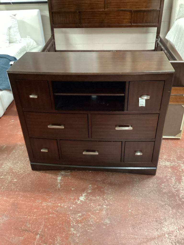 Dresser-media cabinet  espresso / 7 drawer 44 x 18 x 38 high