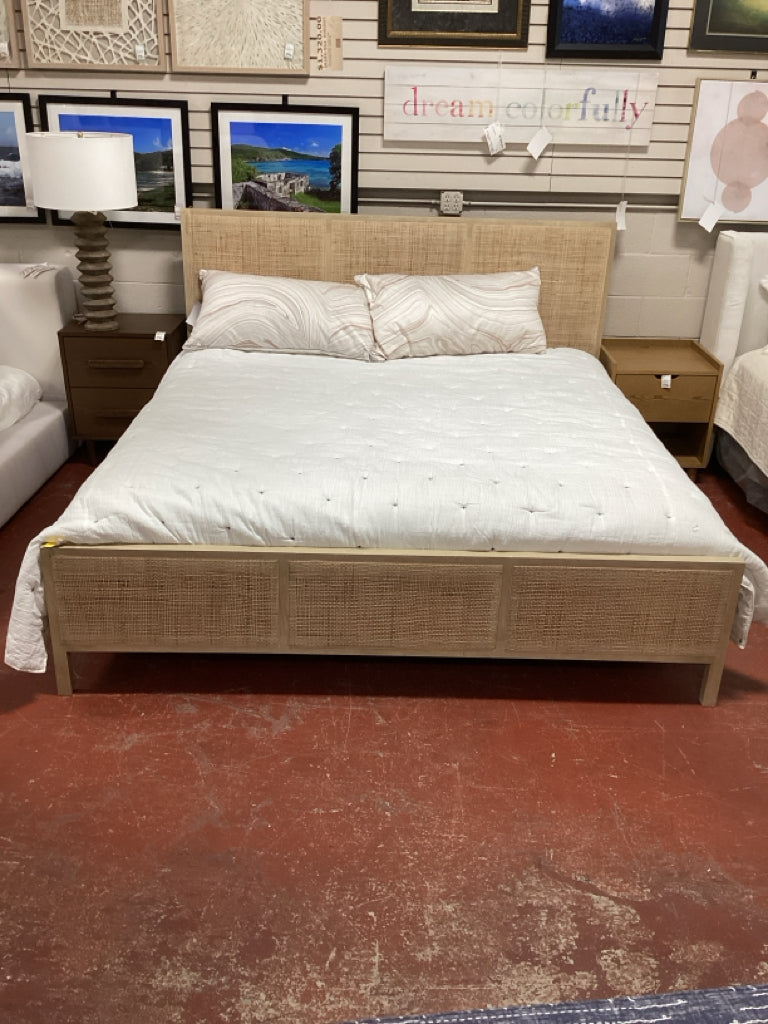 LuLu and Georgia Hannah King  Platform Bed   83 x78.25 x46.5  9FDNYMHW