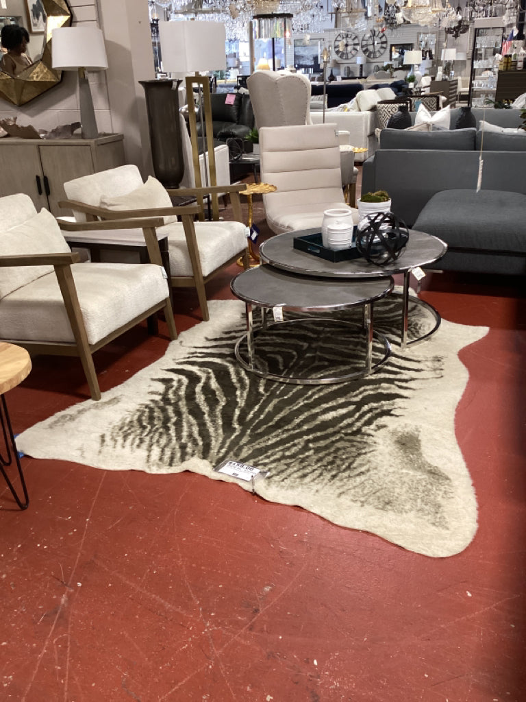 5'3 x 7'10" Machine Made Rug Grey