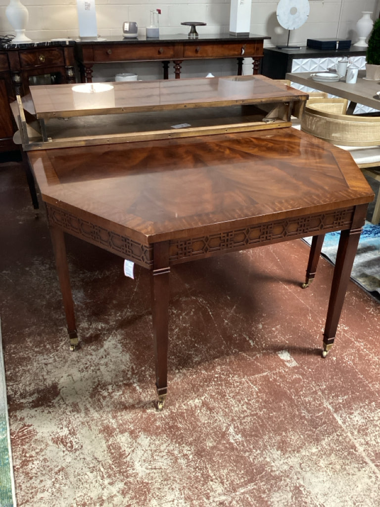 Henredon Chippendale Mahogany Dining Table & 2 leaves AS FOUND