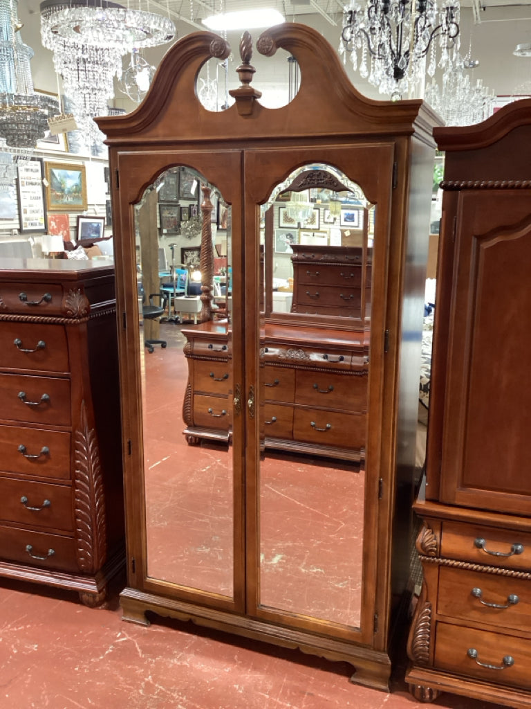 Haverty's Traditional Cherry Entertainment Armoire 42x21x84