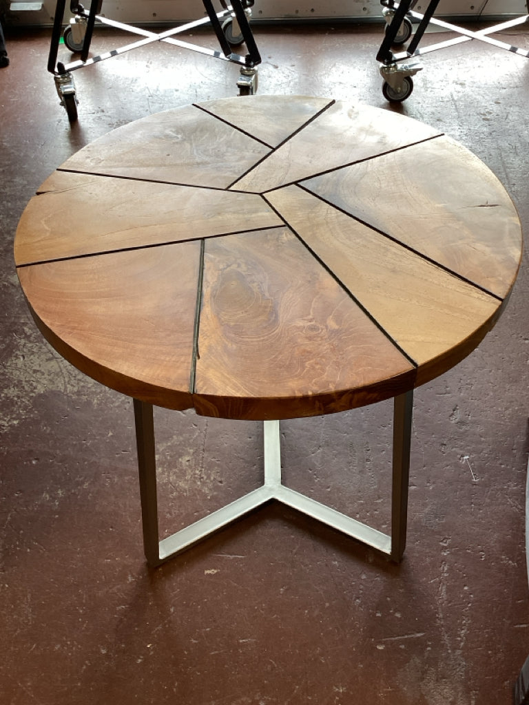 Leon Reclaimed Teakwood End Table 21x2421x24
