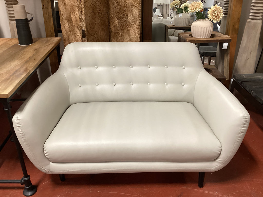 Modernfaux leather cream Loveseat / 55 x 32 x 32
