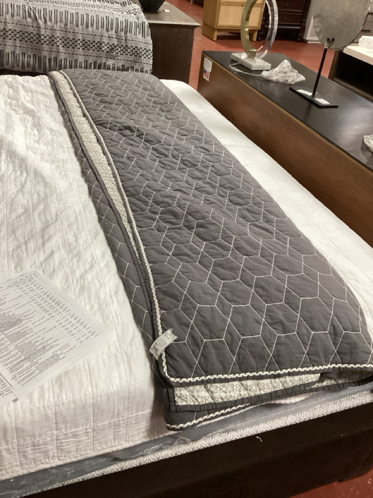 F/Q GREY Bedding West Elm X Pottery Barn Kids Quilt/2 Shams SET