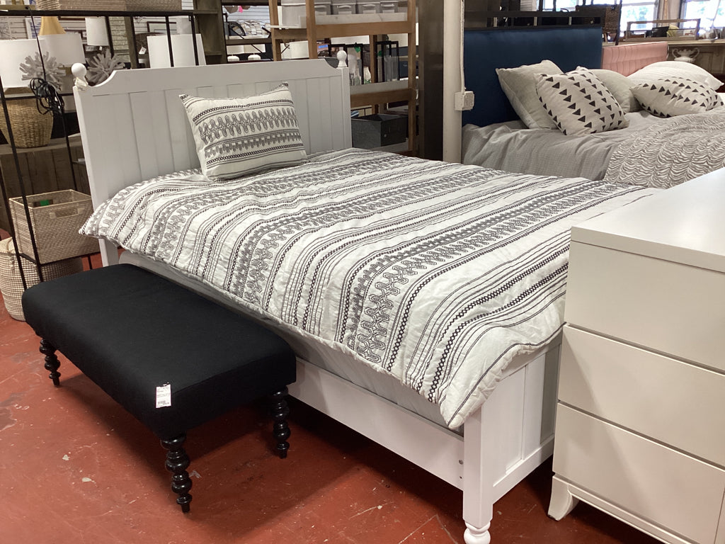 Bed / Liberty Queen cottage white bed / HB,FB, rails & slats