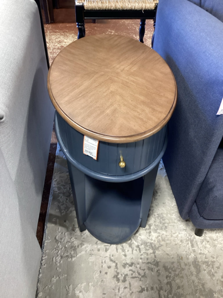 Havertys Transitional Mahogany Blue Side Table 15x24x24