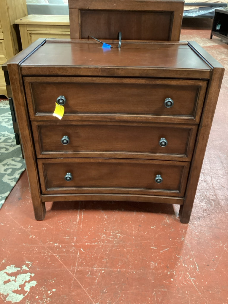 3-Drawer Mahogany Nightstand 30x17x30
