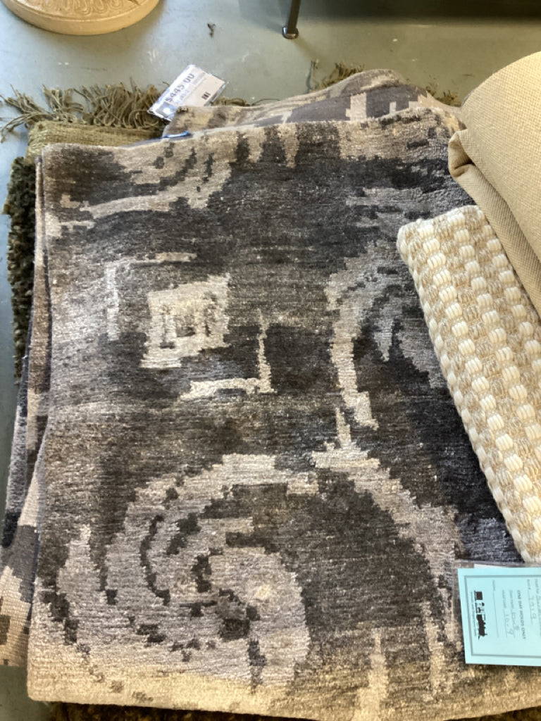 12 x 9 Cream, Gray Multi Colored Rug