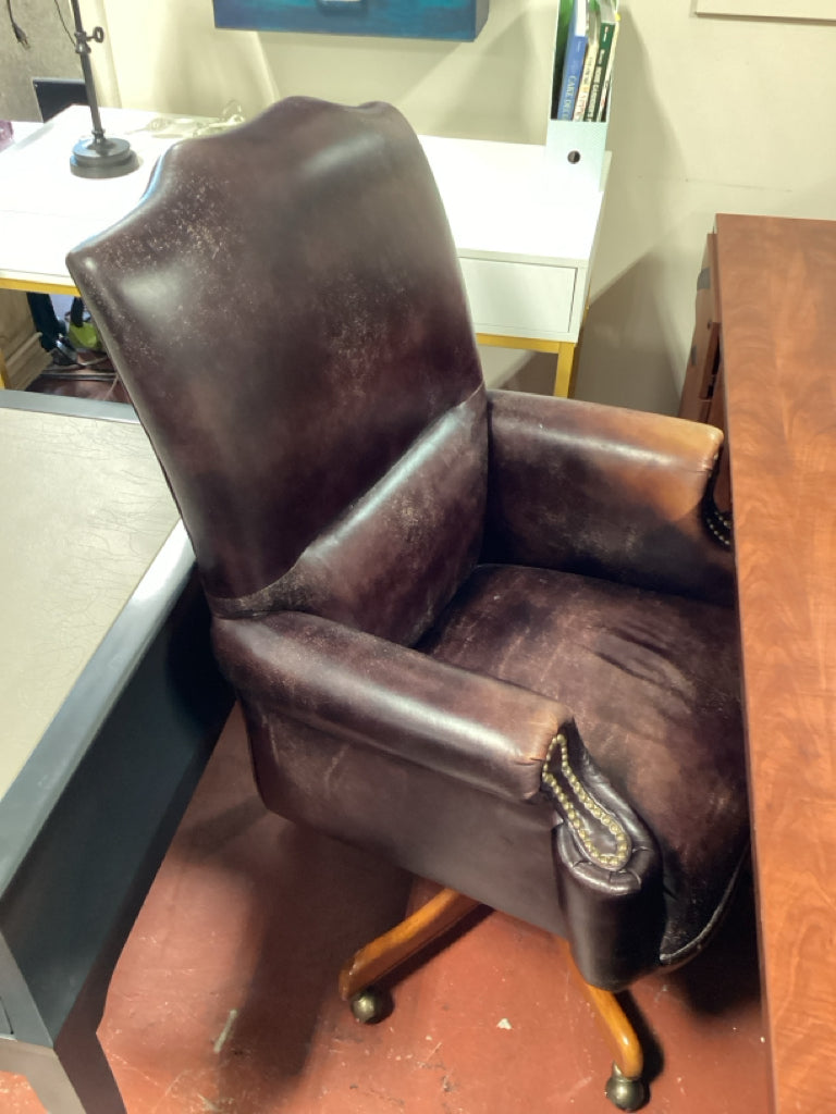 Hooker Executive Swivel Leather BROWN Office Chair w/ Nailhead  27x19x44