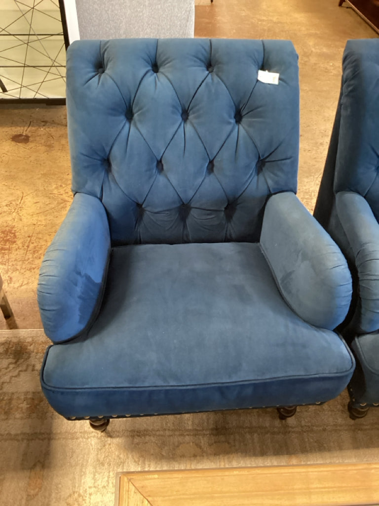 Chair/ blue velvet button tufted accent chair 30 x 34 x 35 high