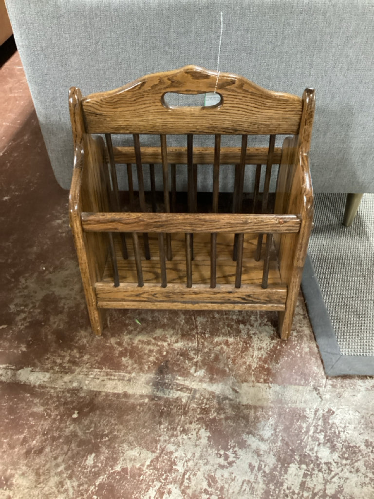Vintage oak magazine rack 17 x 11 x 20