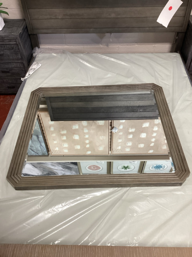 Universal BROWN Playlist 8 Drawer Dresser/ Mirror Set 68x19.5x36