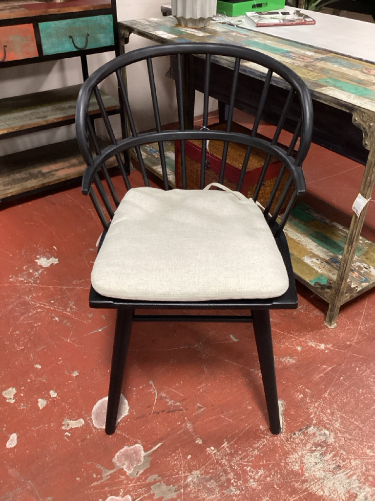 Four Hands Black Windsor arm Chair 24 x 24 x35