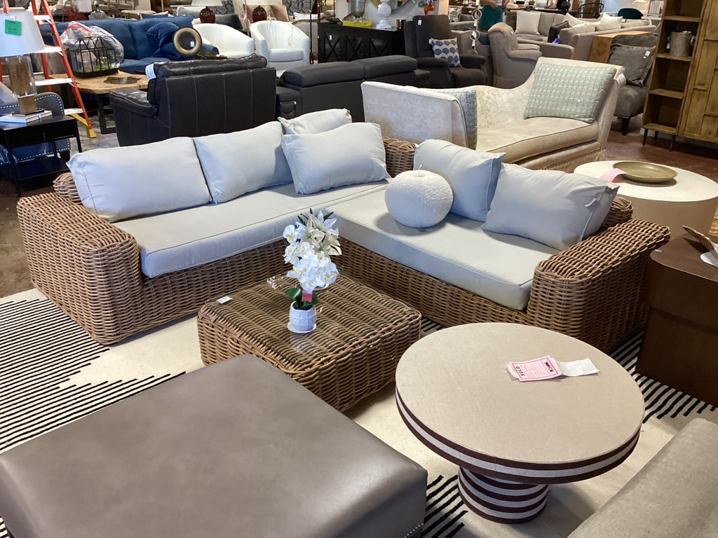 Poly & Bark Puglia wicker sectional with coffee table 100 x 90  9BDLQHU4
