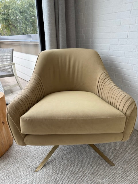 West Elm Roar Rabbit Swivel Chair 30x22x29 Green