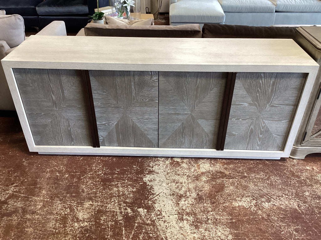 Universal Brinkley Credenza 80"w Wht Wash/Natural