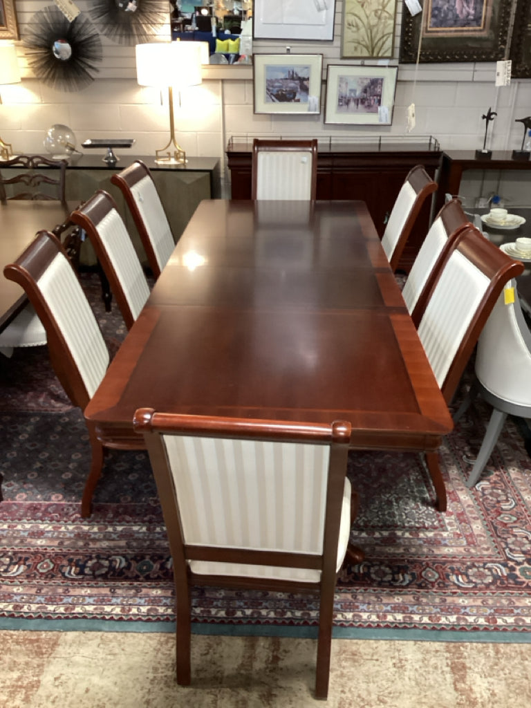 Haverty's  cherry Dining Table/ 2 leaves/ 8  Chair Set
