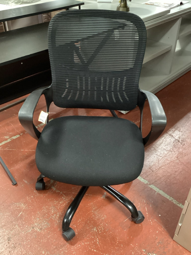 Black Mesh-Back Swivel Office Chair