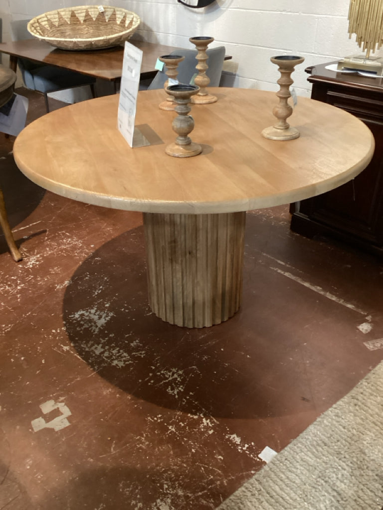 Breck Solid Wood 48" Round Mid-Century Modern Pedestal Table  30'H 7A3GDZ6D