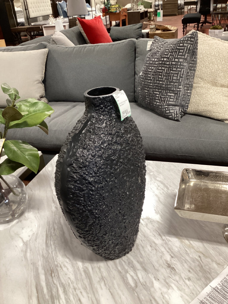 BIDK Elk Home Aston Vase Black 17"