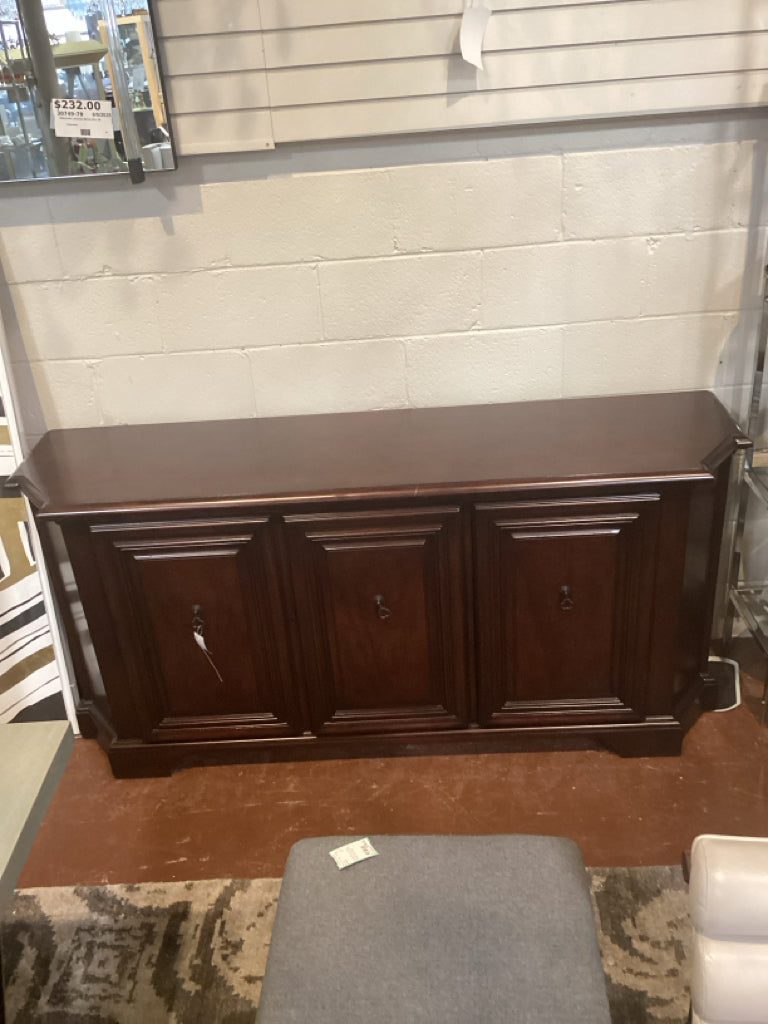 Baker Mahagony Brown Sideboard 68x18x32