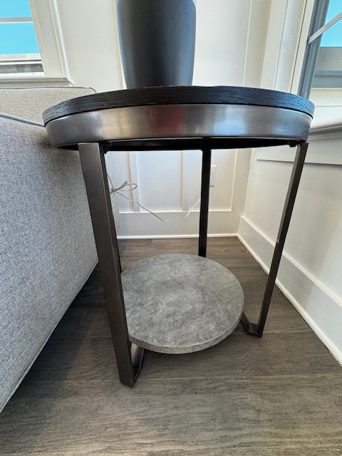 Riverside Furniture round gunmetal & blk wood side table; 24â€