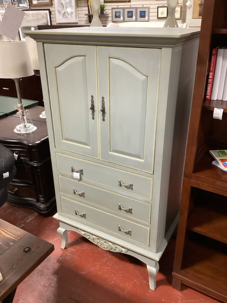 Ethan Allen Country French Arm