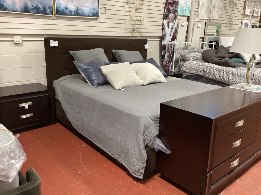 Nathan Anthony Upholstered Tufted  Brown King Bed
