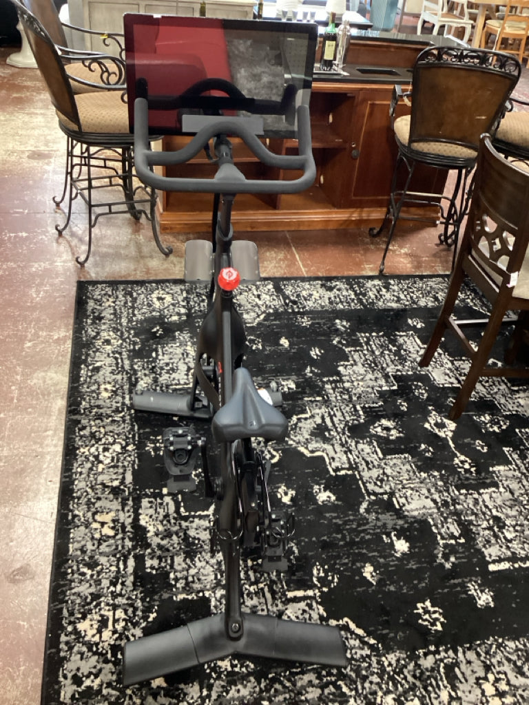 Peloton Indoor Exercise Interactive Cycle Bike with Touchscreen Monitor