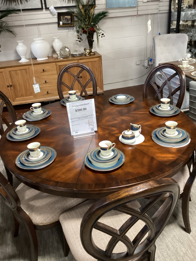 Mikasa Grande Ivory China (8) five pc setting, cream and sugar42