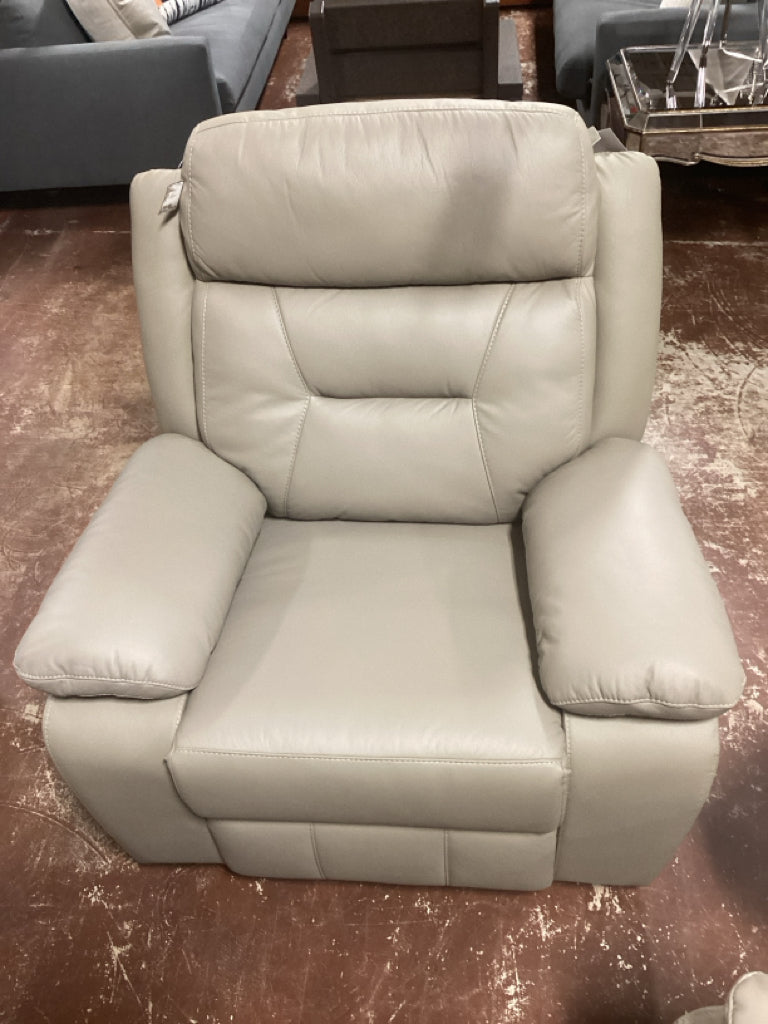 Laconia Latte Recliner 40wx37D x40.5