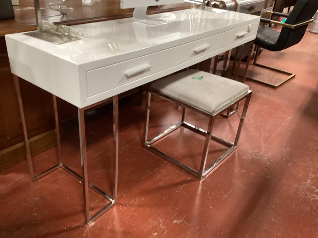 MODO Desk / Warren white lacquer 3 drawer / chrome legs 63 x 18 x 30