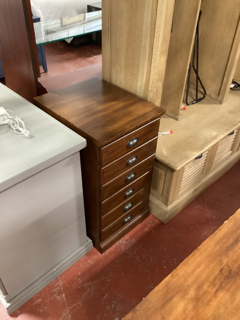 Pottery Barn 2 drawer File Cabinet 32x20