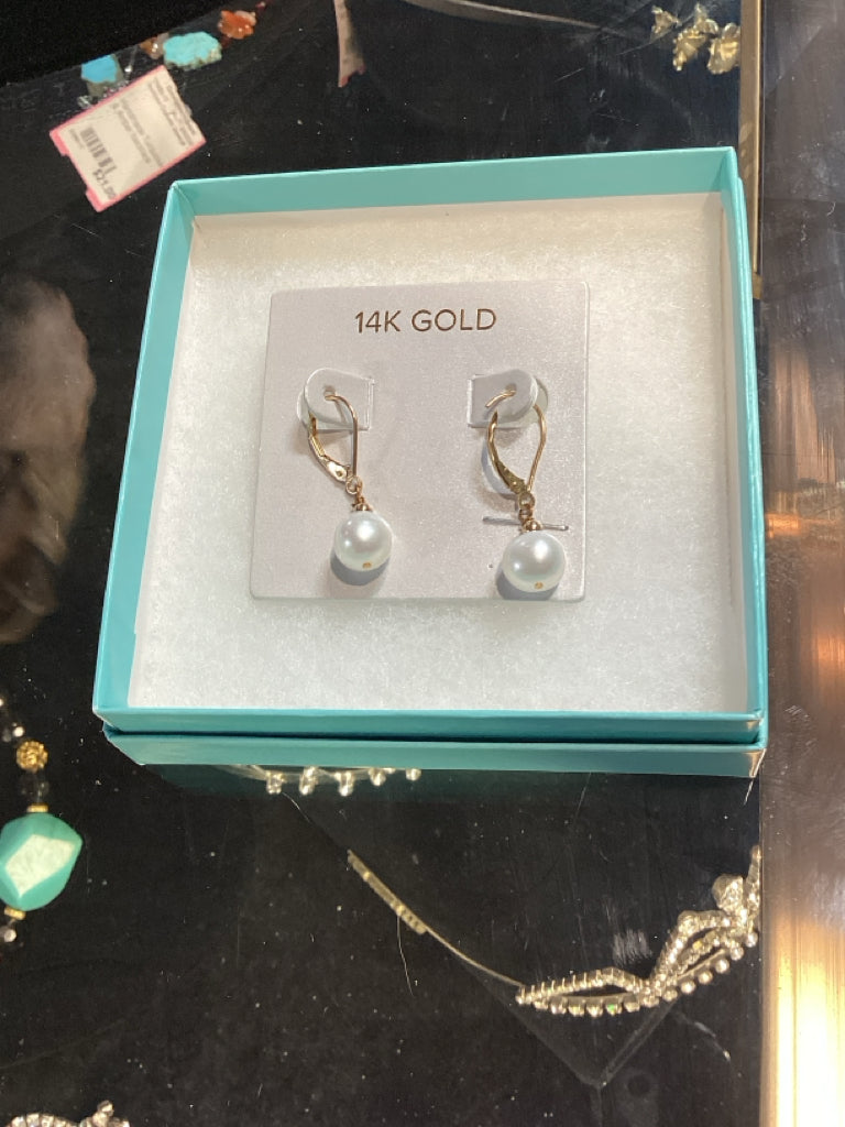 14K Gold Freshwater Pearl Drop Earrings