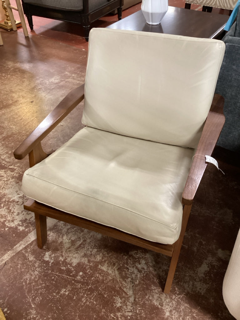 ROOM & B0ARD Sanna Chair in Walnut w/Cream Leather Cushions 29x35x26