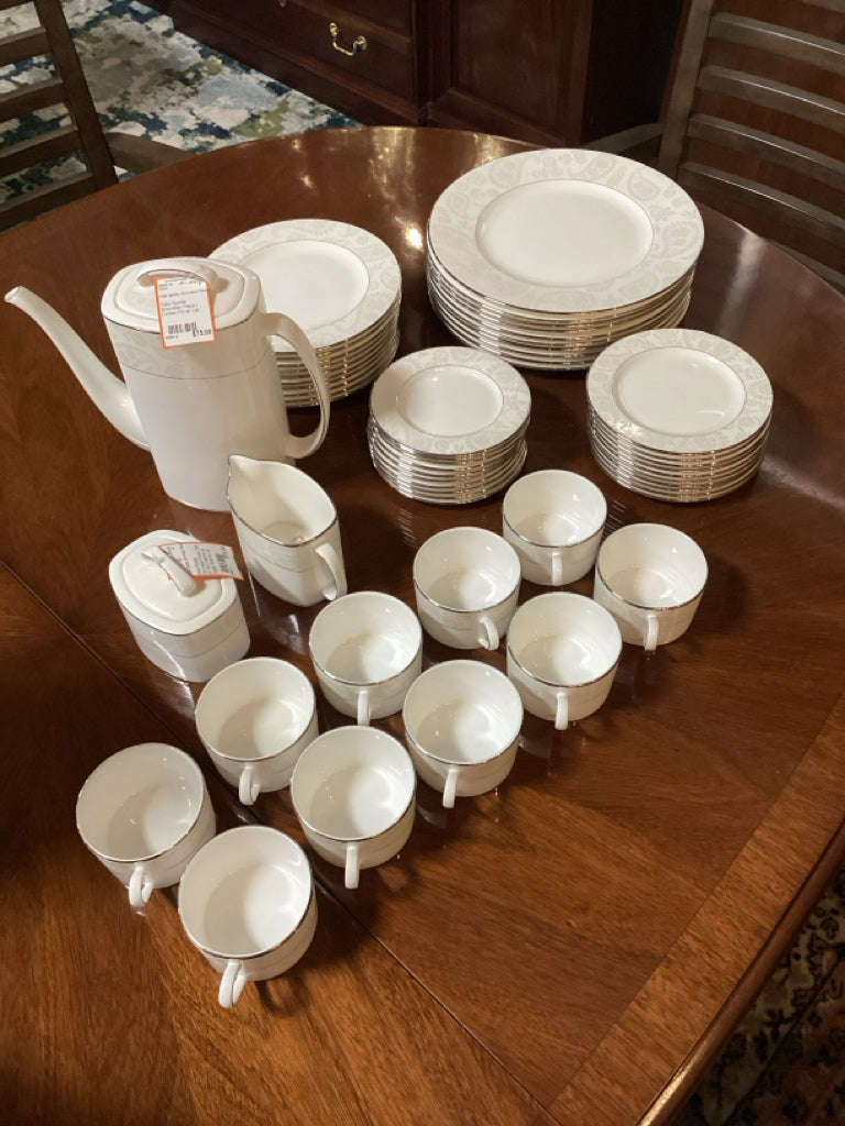 Kate Spade Bonnabel Place Set of Ten Five Piece Place Settings
