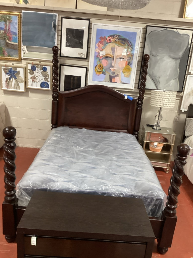 Queen Mahogany Barley twist 4 post  Bed / HB,FB,rails & slats