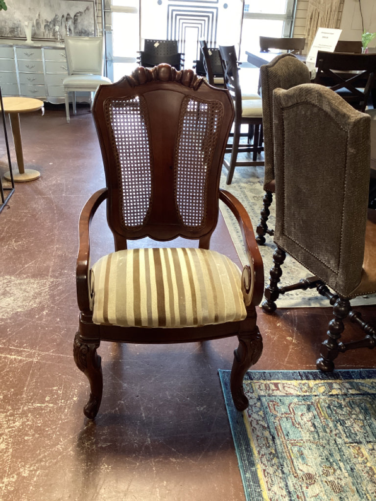 Mahogany Dining Table 71 x 43, 2 20" leaves, 6  Chair Set